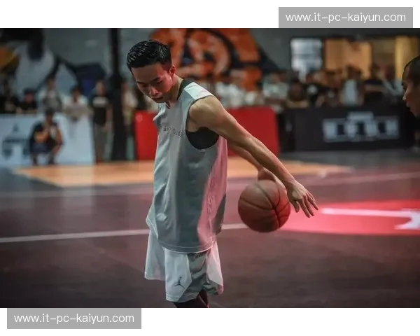 紫禁之巅的“新旧王权”：当吴悠遇上头盔哥，这不仅是一场篮球赛